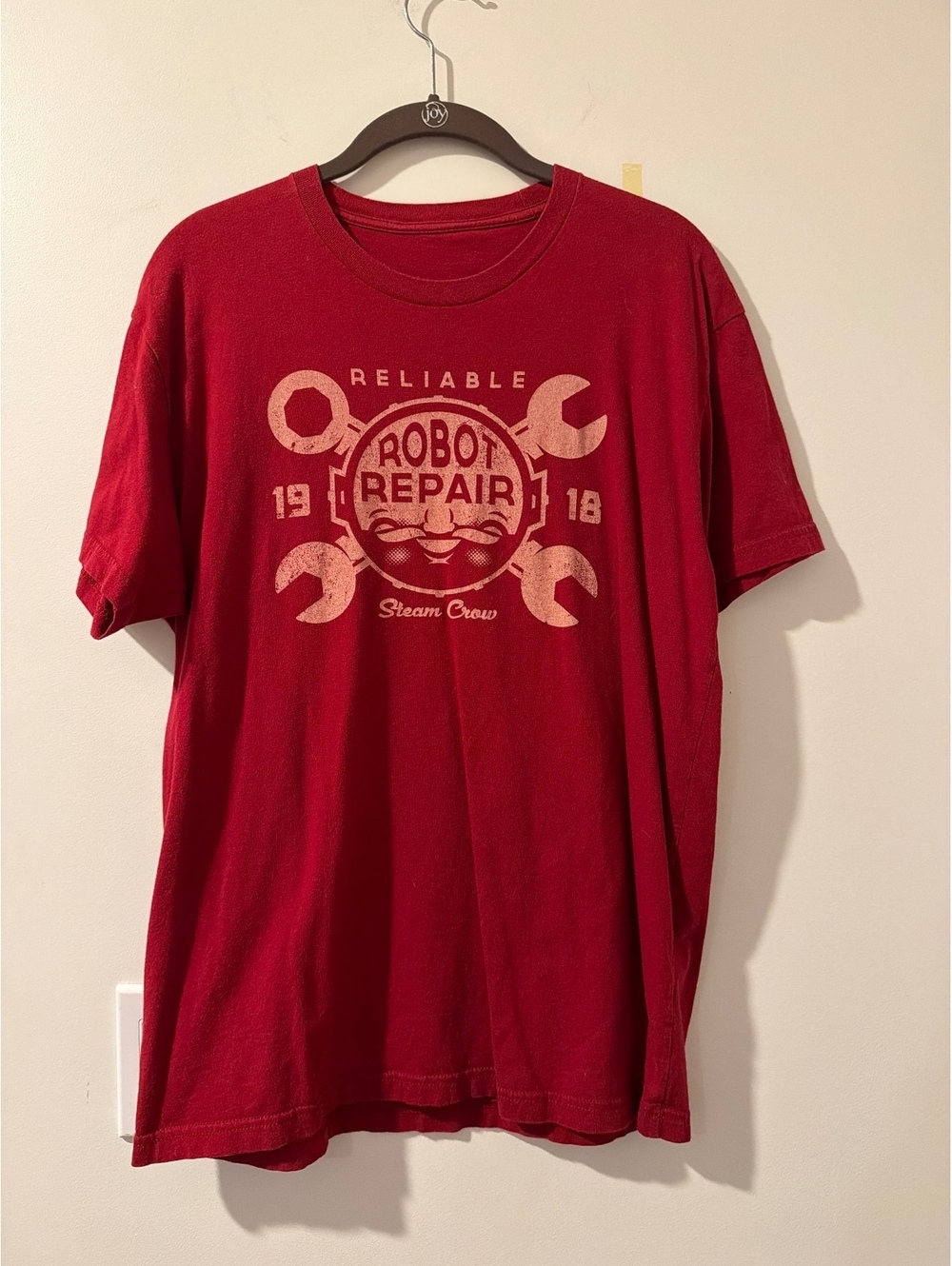 Men's Red Robot Repair T-Shirt Sz. M *EUC*